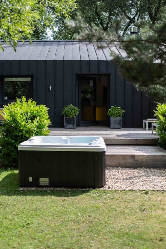 Hot-tub access overlooking Little Horseshoe Lake