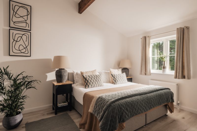 Luxury holiday cottage near Cirencester countryside